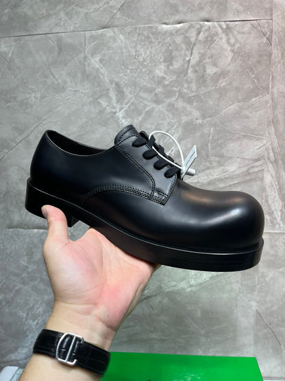 빙 / BOTTEGA VENETA BV 더비 슈즈, 라운드 토 헬리움 레이스업 남성 슈즈
