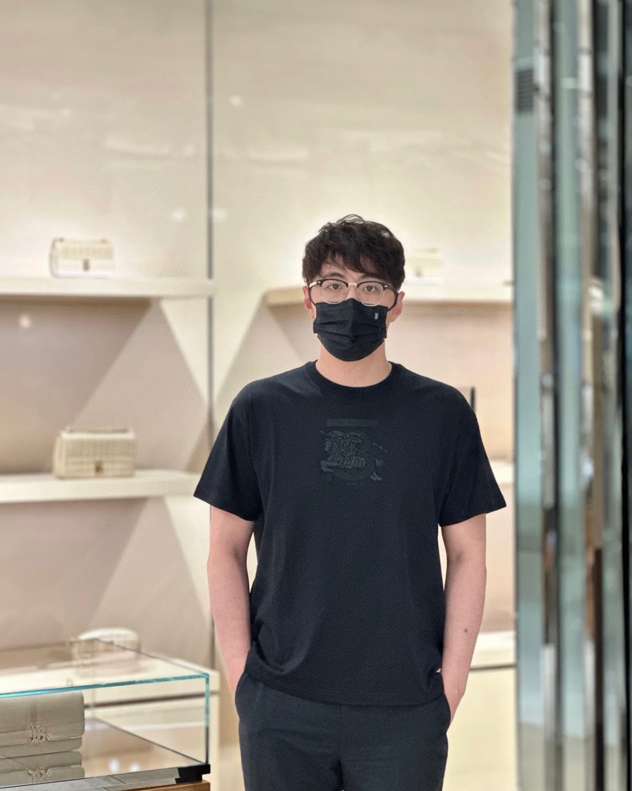 TJ / 버버리 , 𝗕𝗨𝗥𝗕𝗘𝗥𝗥𝗬 기마기사 자수 코튼 티셔츠