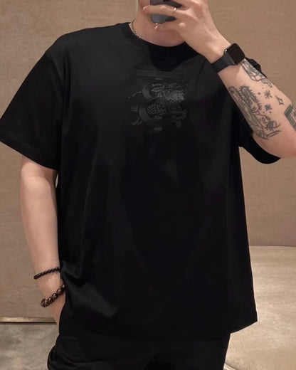 TJ / 버버리 , 𝗕𝗨𝗥𝗕𝗘𝗥𝗥𝗬 기마기사 자수 코튼 티셔츠