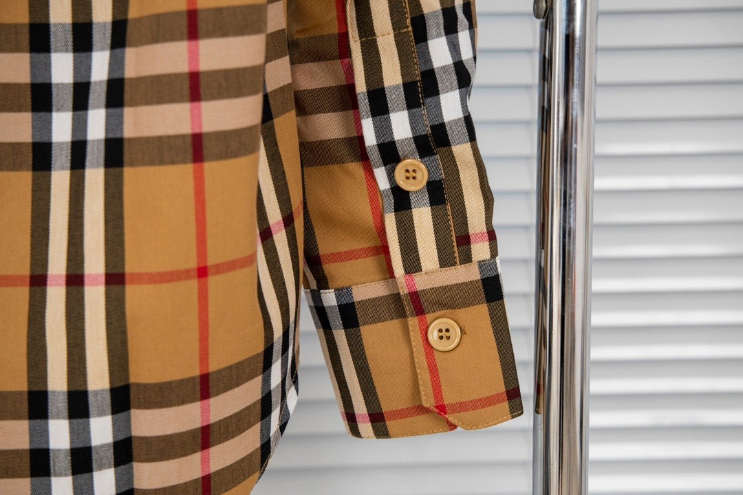 체인2호 / 버버리 셔츠, Burberry 2023ss 새 라벨 아플리케 체크 코튼 포플린 긴팔 셔츠