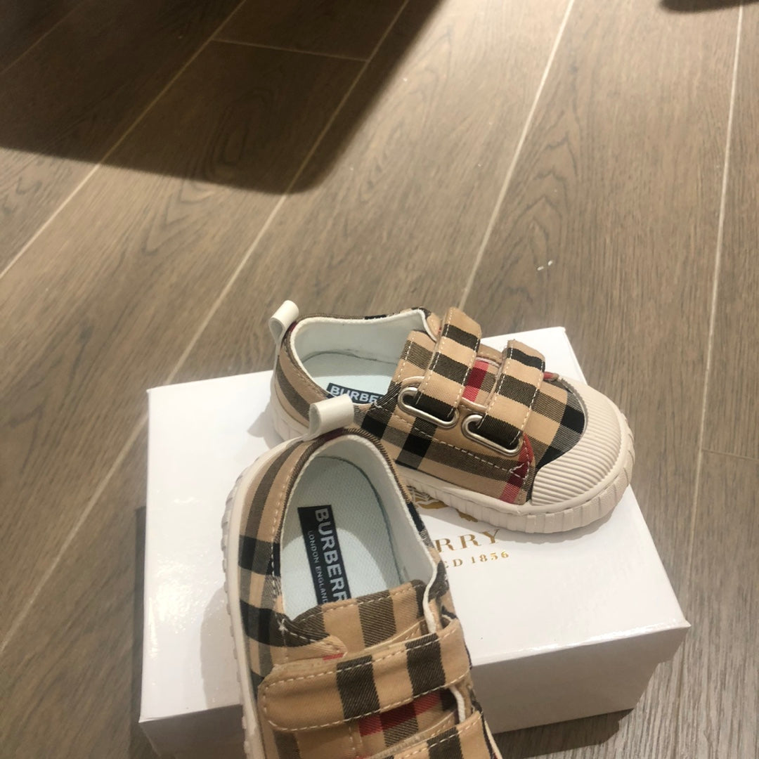 AA / 버버리 슈즈