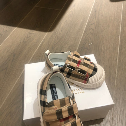 AA / 버버리 슈즈