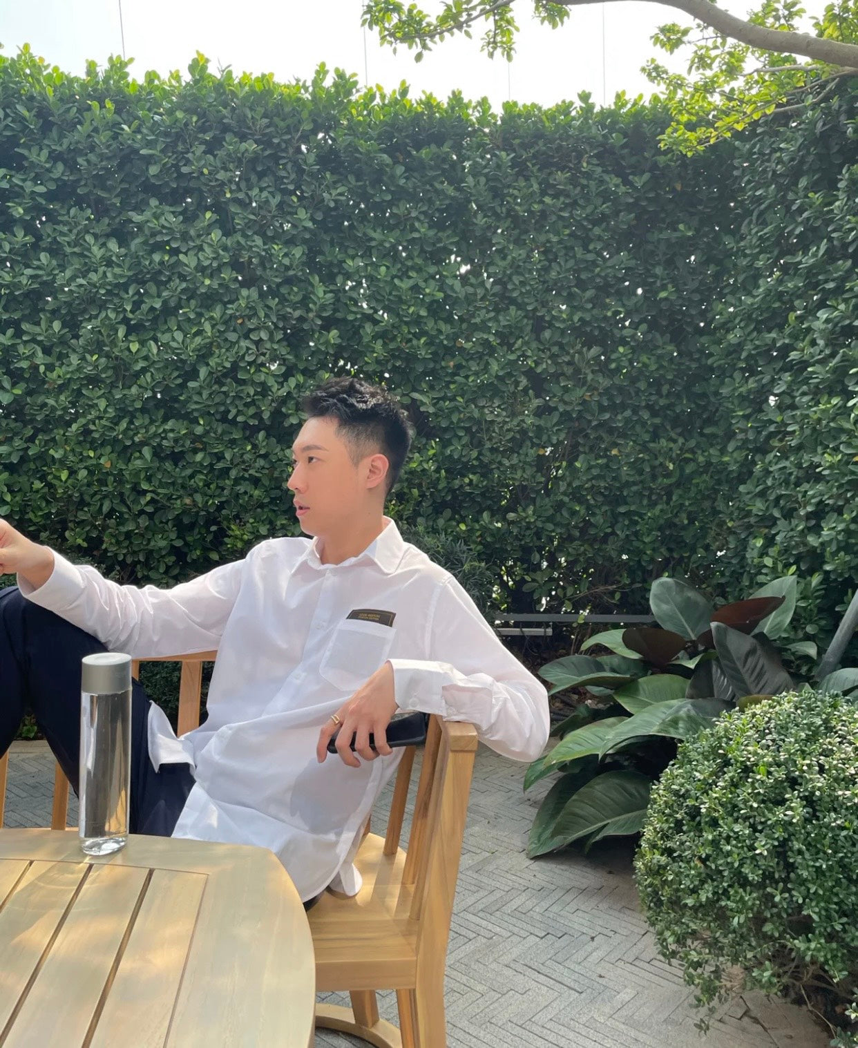 TJ셀러 / 𝗟𝗢𝗨𝗜𝗦 𝗩𝗨𝗜𝗧𝗧𝗢𝗡 클래식 옥스포드 셔츠  2가지색상