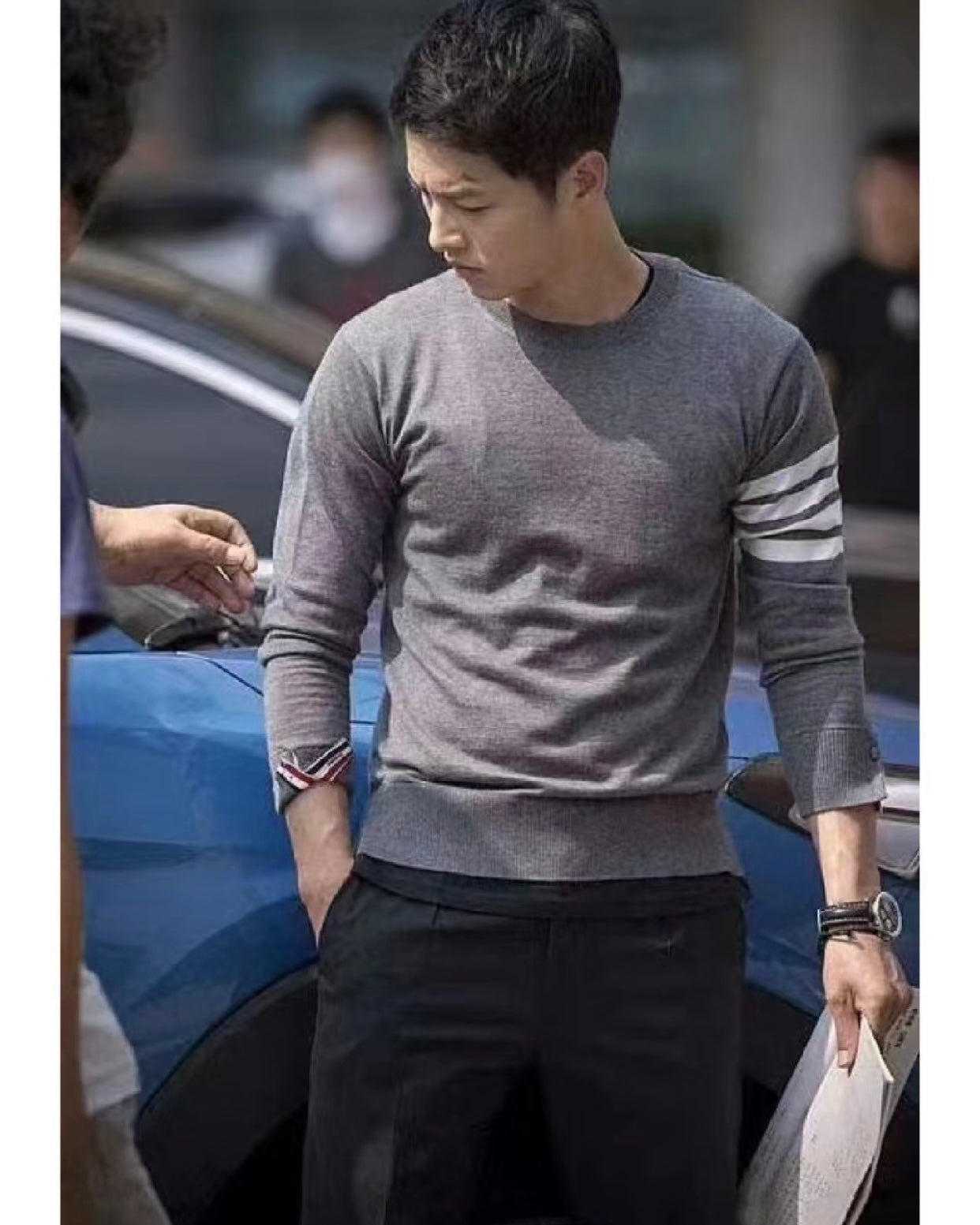 TJ / 톰브라운 𝗧𝗛𝗢𝗠 𝗕𝗥𝗢𝗪𝗡𝗘 클래식 𝟰 스트라이프 울 풀오버 스웨터 (남여공용)