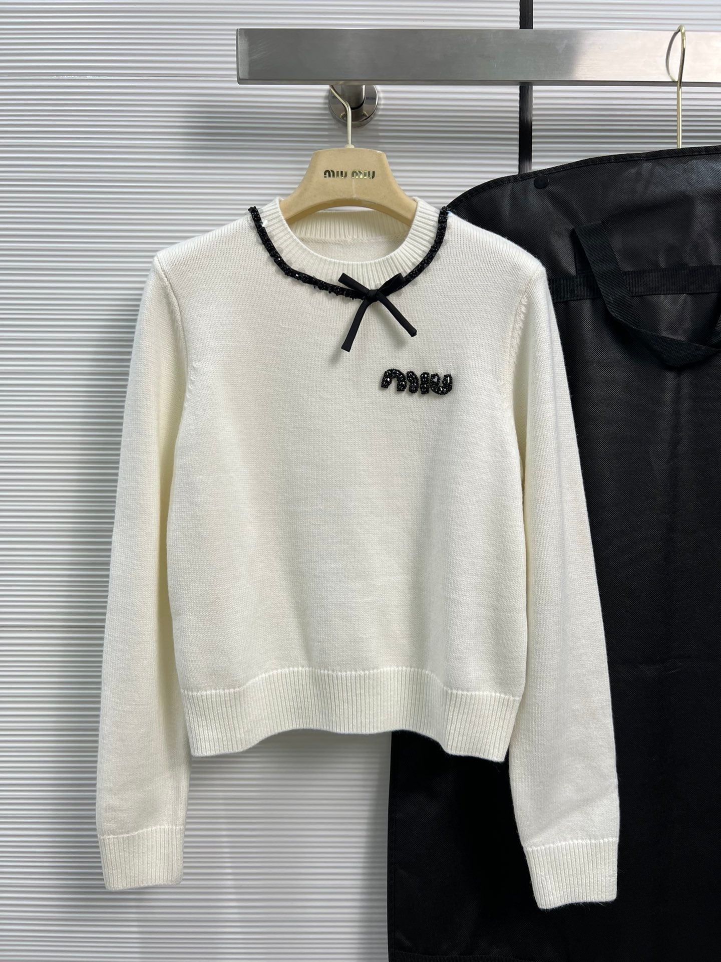 블랙프라임 / 미우미우 스웨터