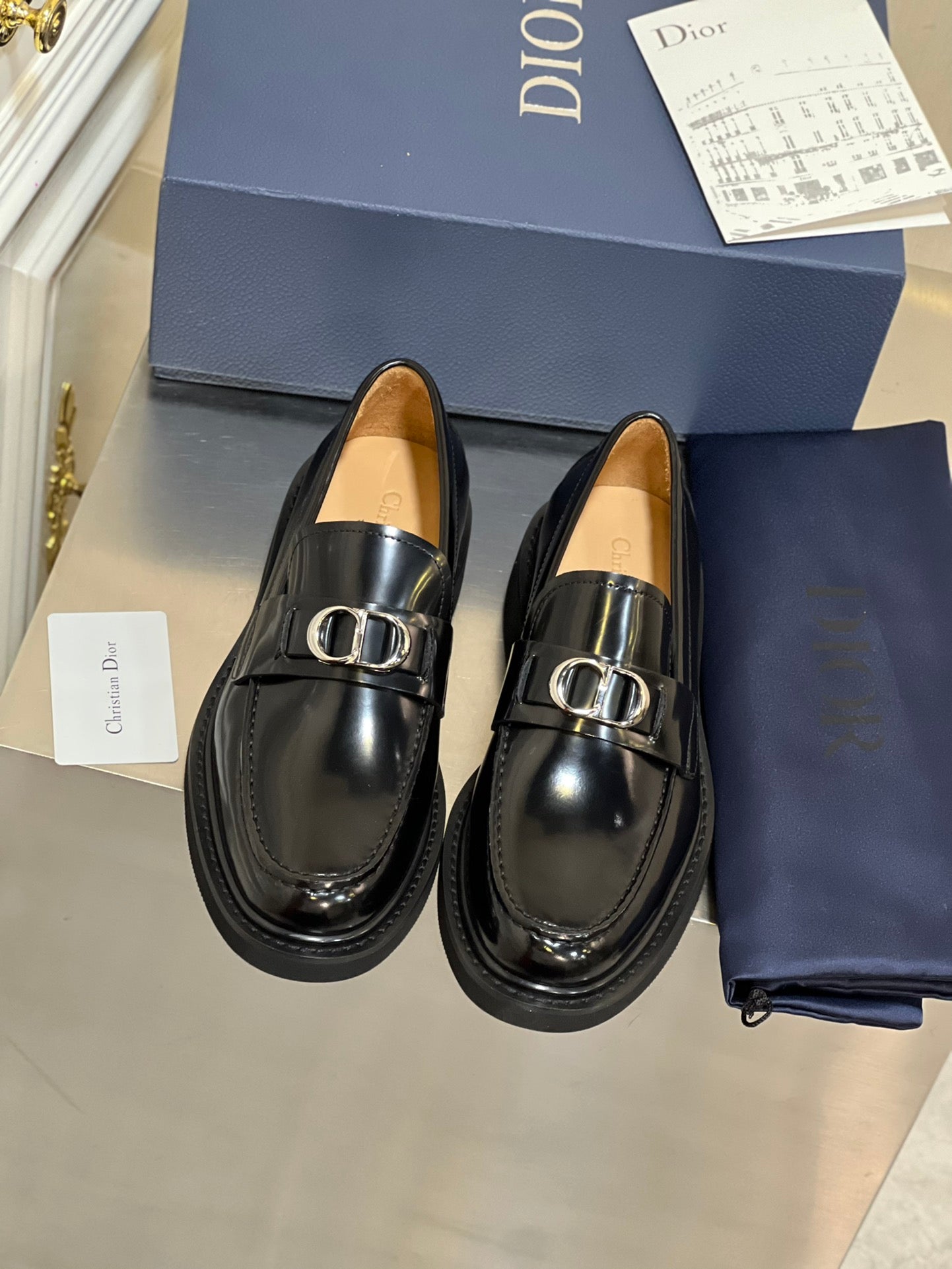 왕삼촌 / 디올 로퍼