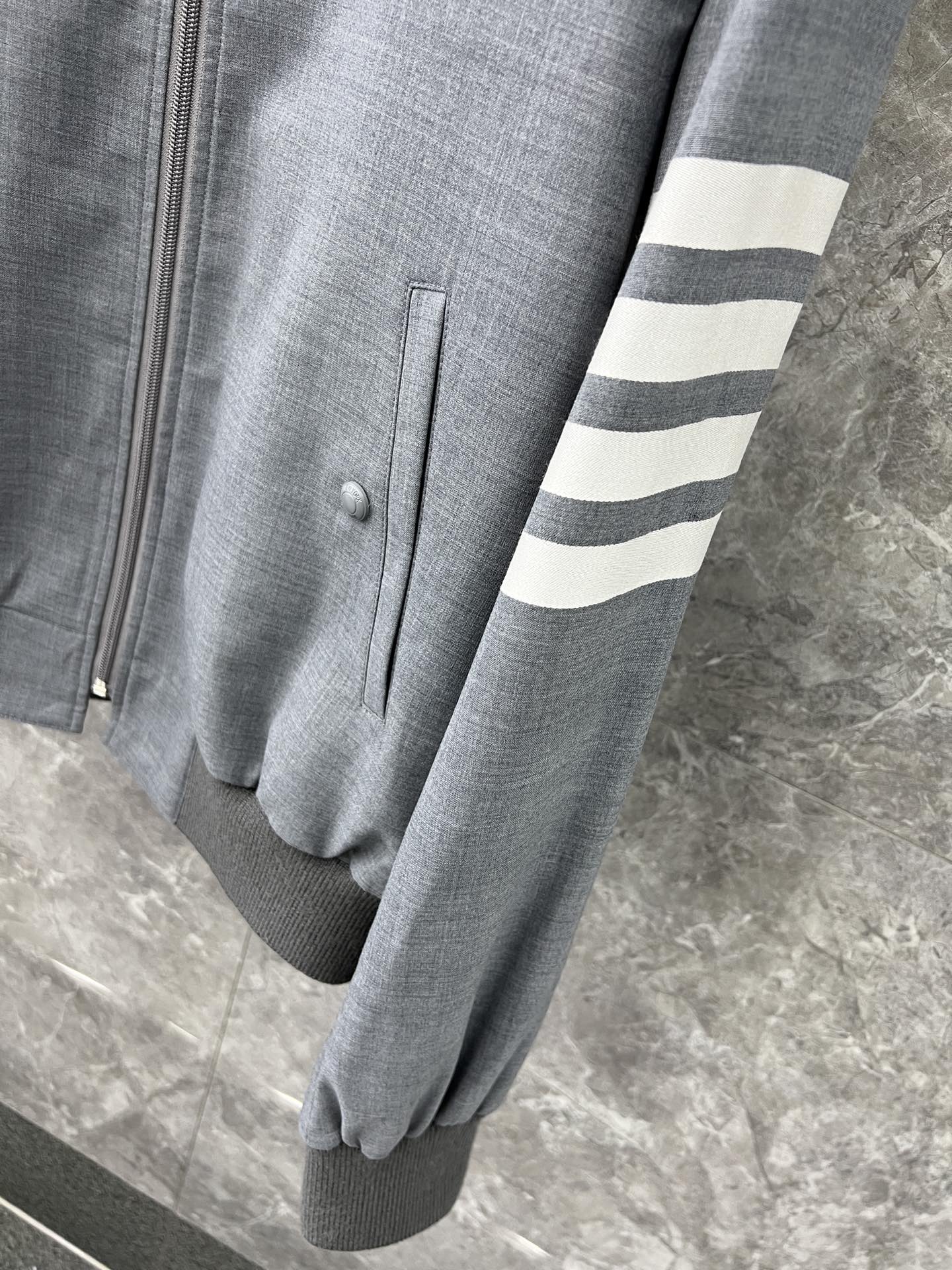 대리석 / 톰브라운 4BAR 자켓