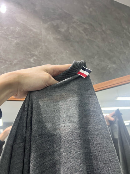 대리석 / 톰브라운 22FW FINE MERINO 암밴드 크루넥 울니트 MG