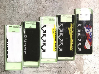 CND / OFF WHITE 글씨체 양말