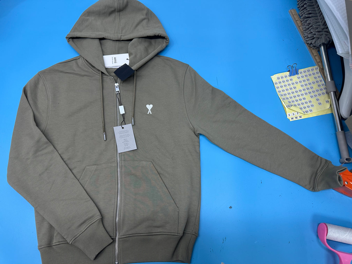 탑아미 / 아미 2025년형 화이트 와펜 후드집업 white badge zipper hoodie