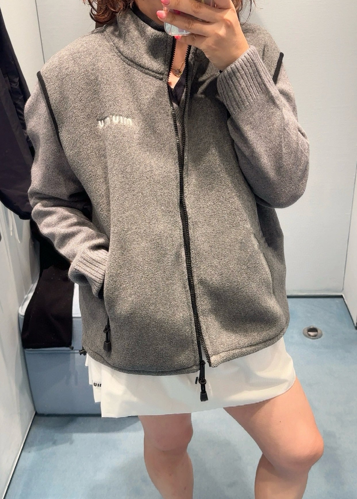 gw/미우미우 남여 그레이 벨벳 조끼