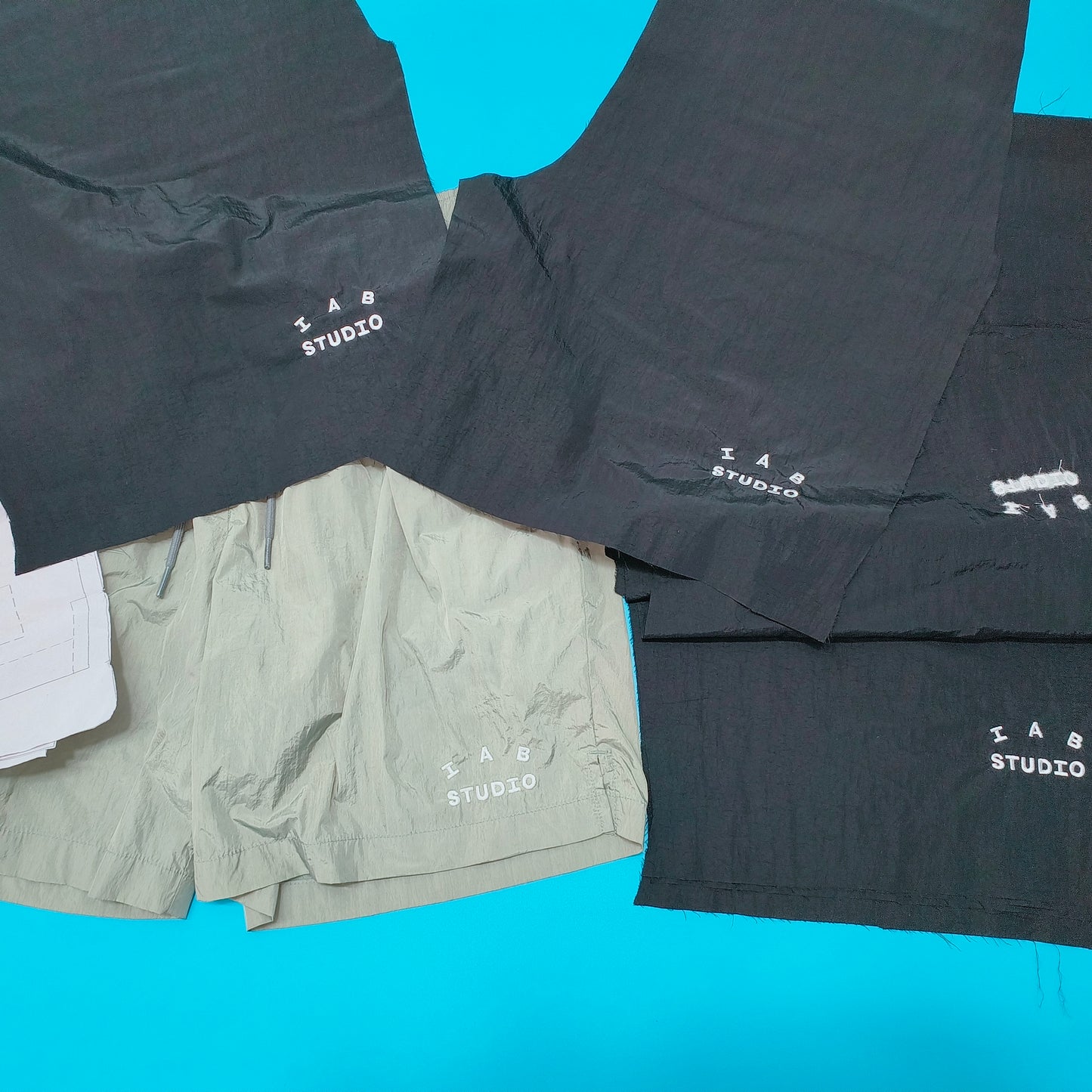 탑아이앱 / 아이앱  반바지 , IAB Studio Woven Shorts