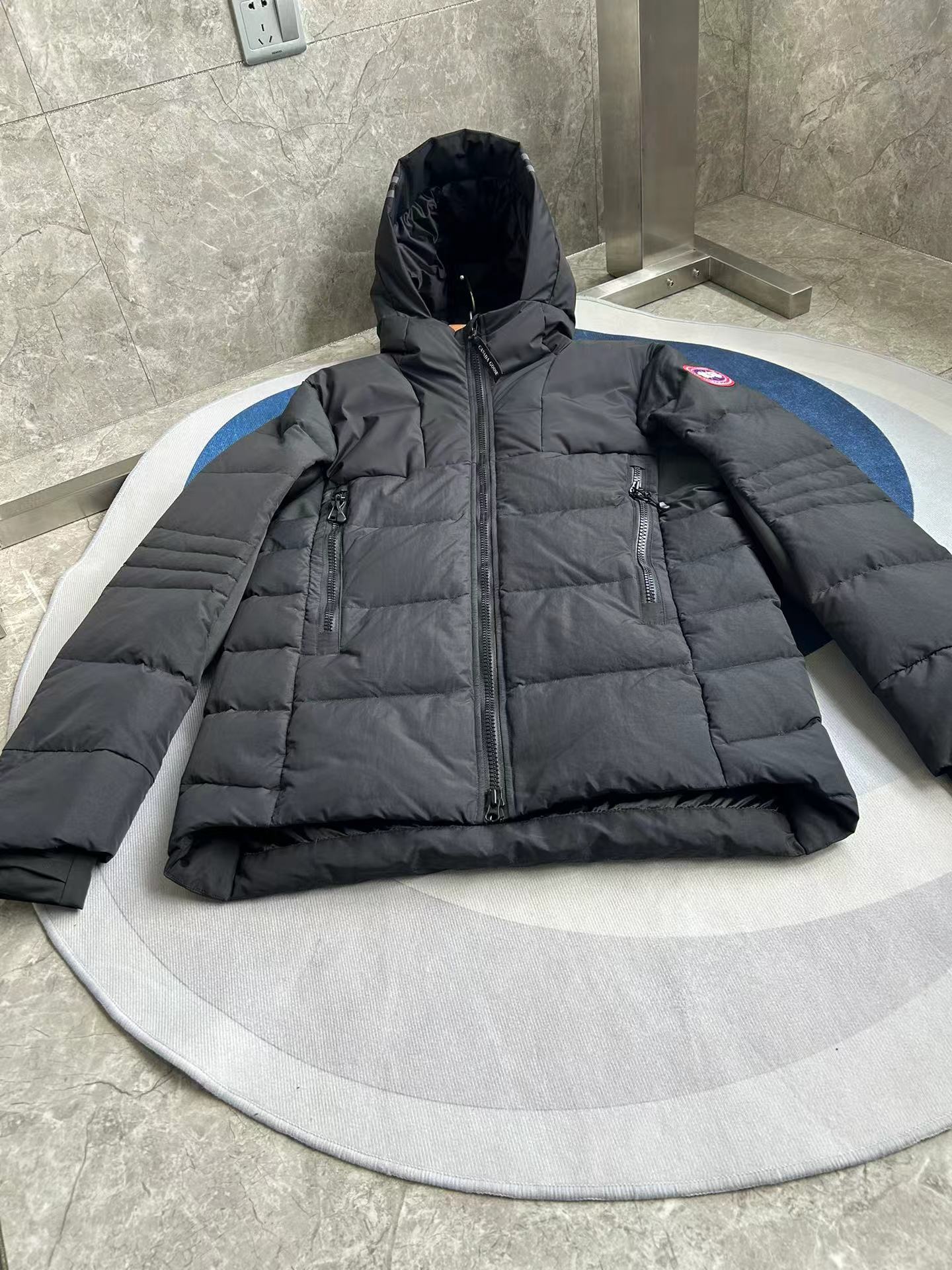 닌자스톤/캐나다구스 남성 패딩 자켓
