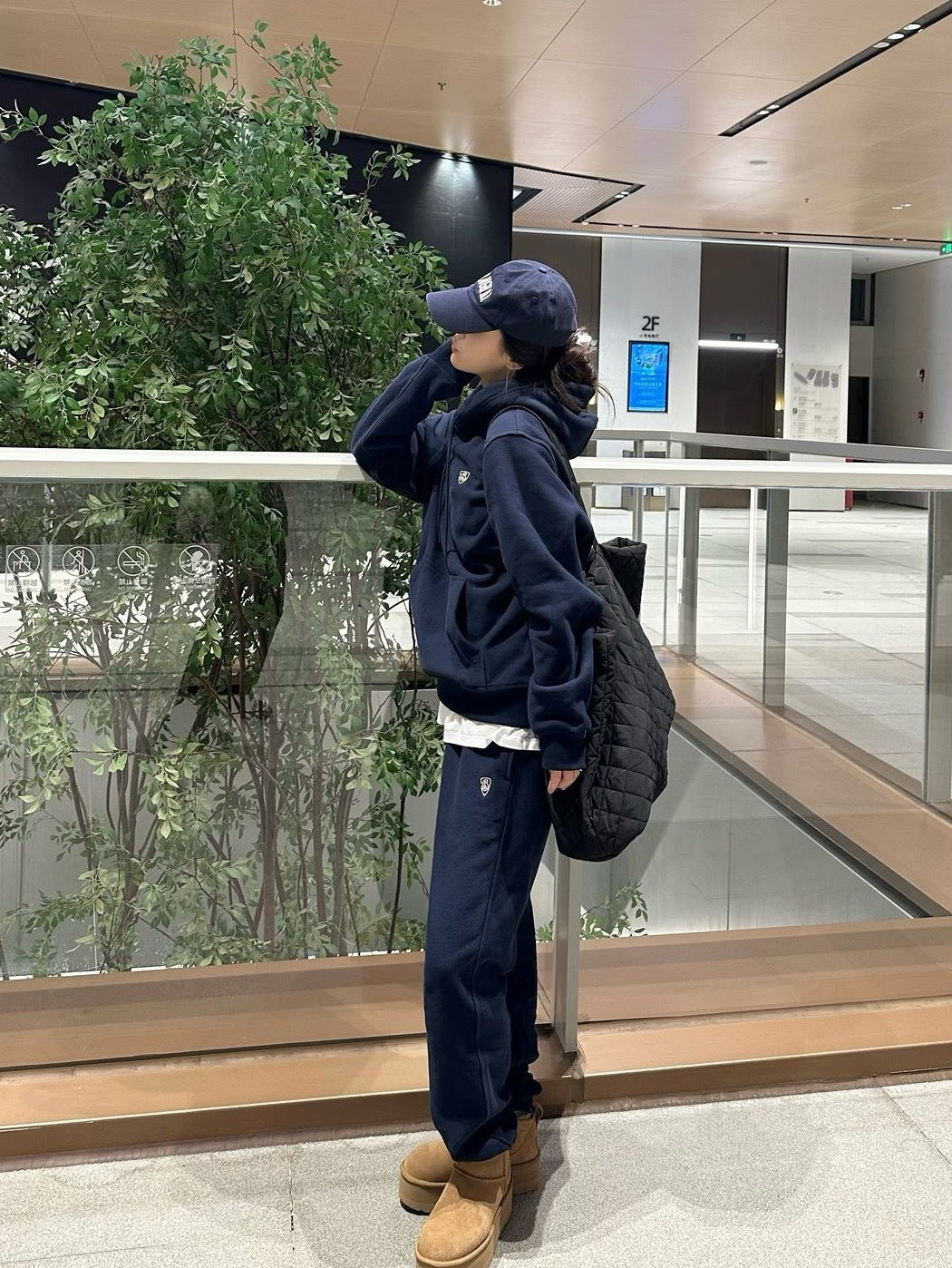 대리석 / 버버리 자수 로고 기모 후드티