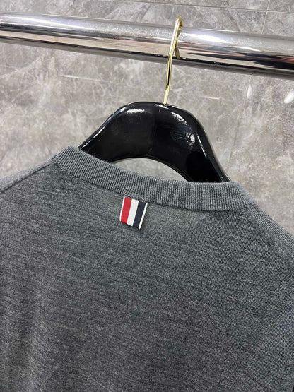대리석 / 톰브라운 22FW FINE MERINO 암밴드 크루넥 울니트 MG