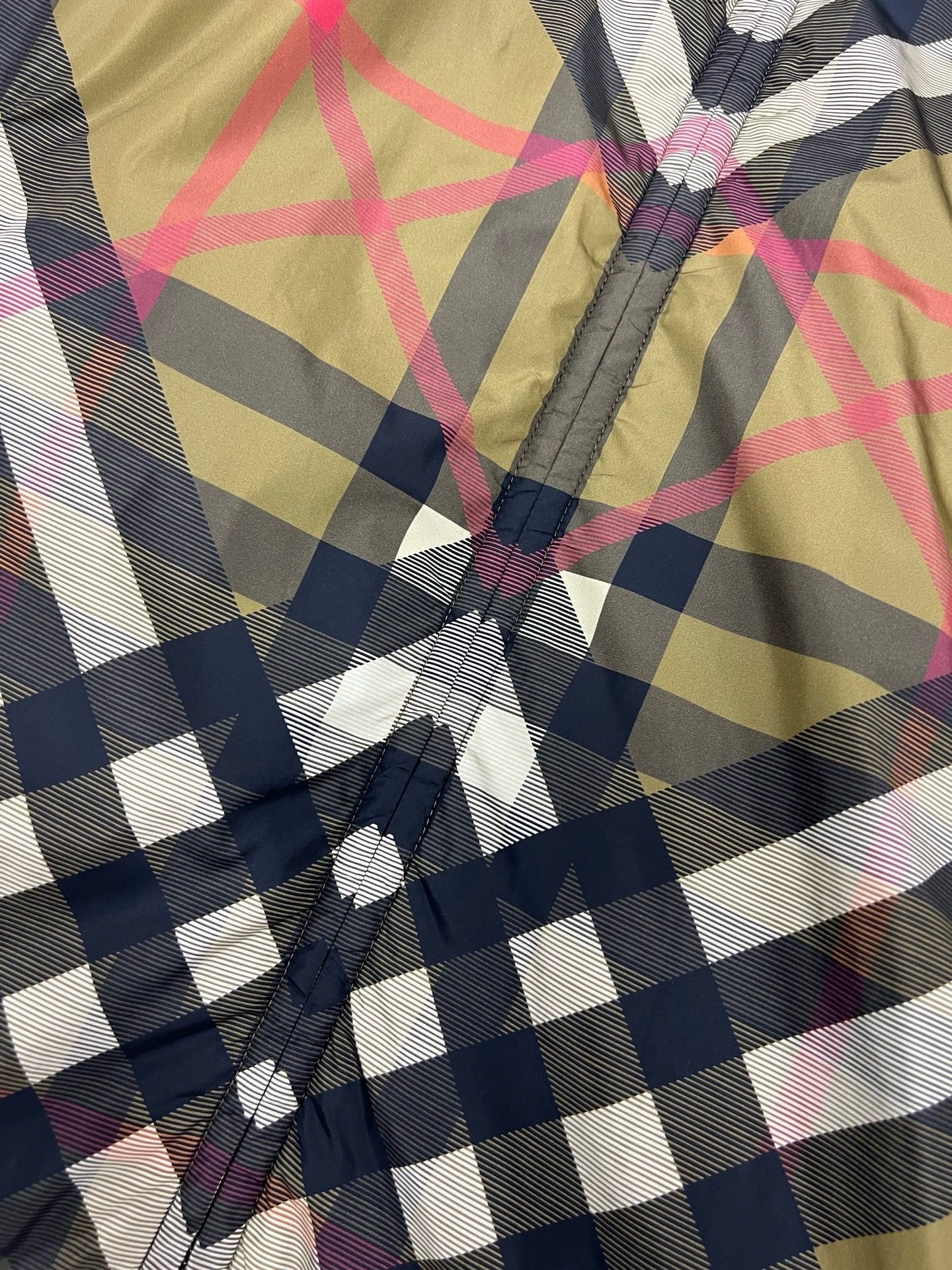 대리석 / 버버리 픽셀 체크 나일론 후드 자켓 아카이브 베이지