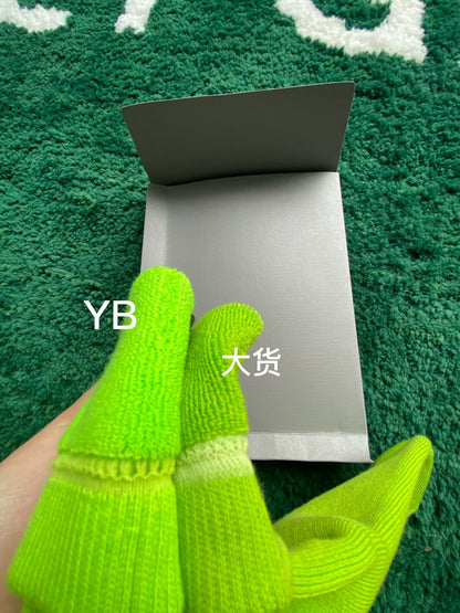CND /발렌시아가 양말