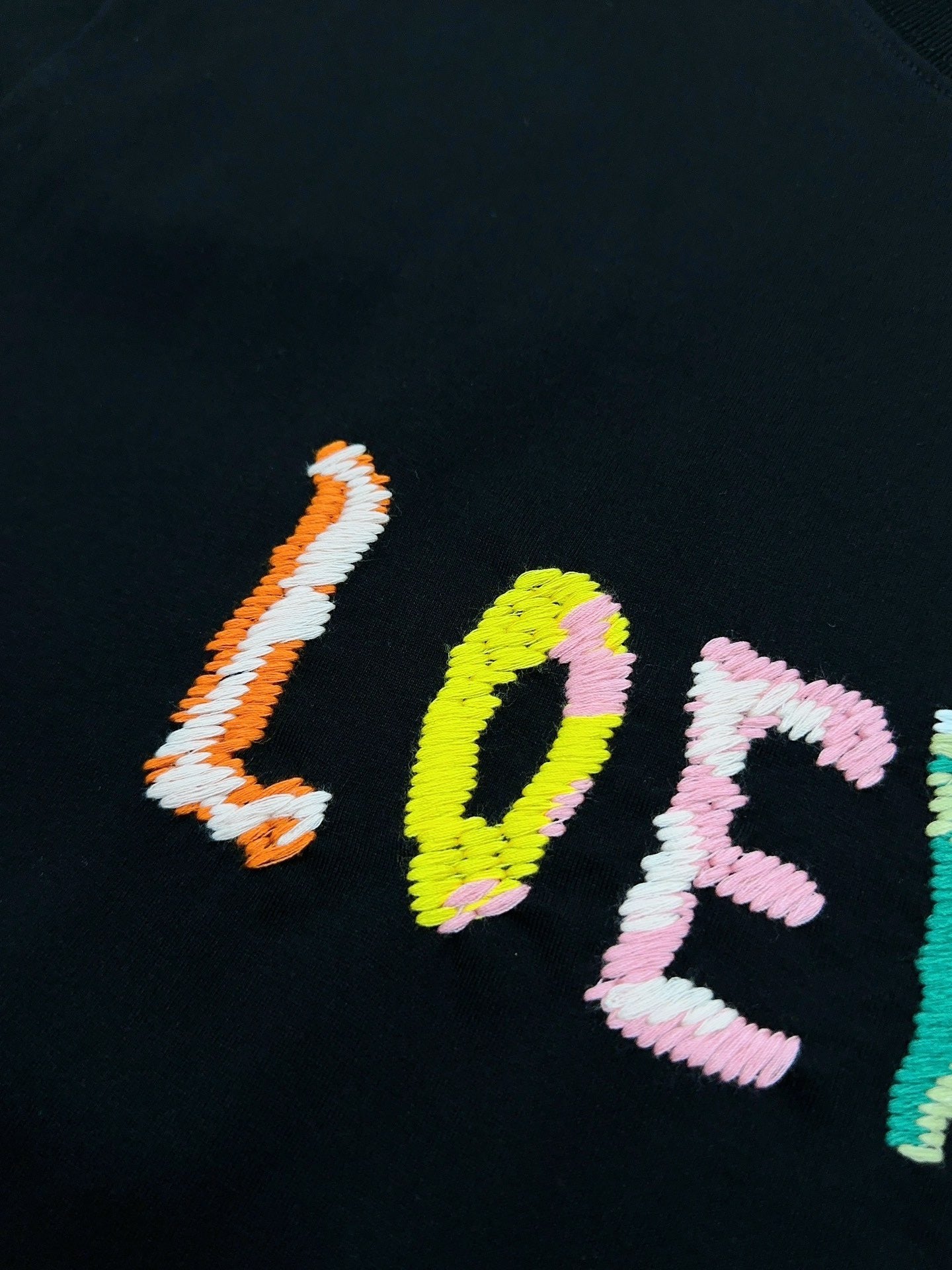 ZB / 로에베 반팔티 , 컬러라인레터링 반팔티셔츠 Tee