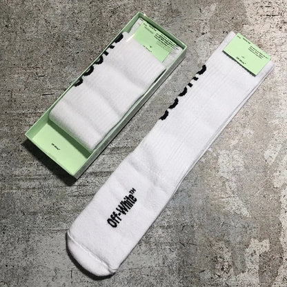 CND / OFF WHITE 글씨체 양말