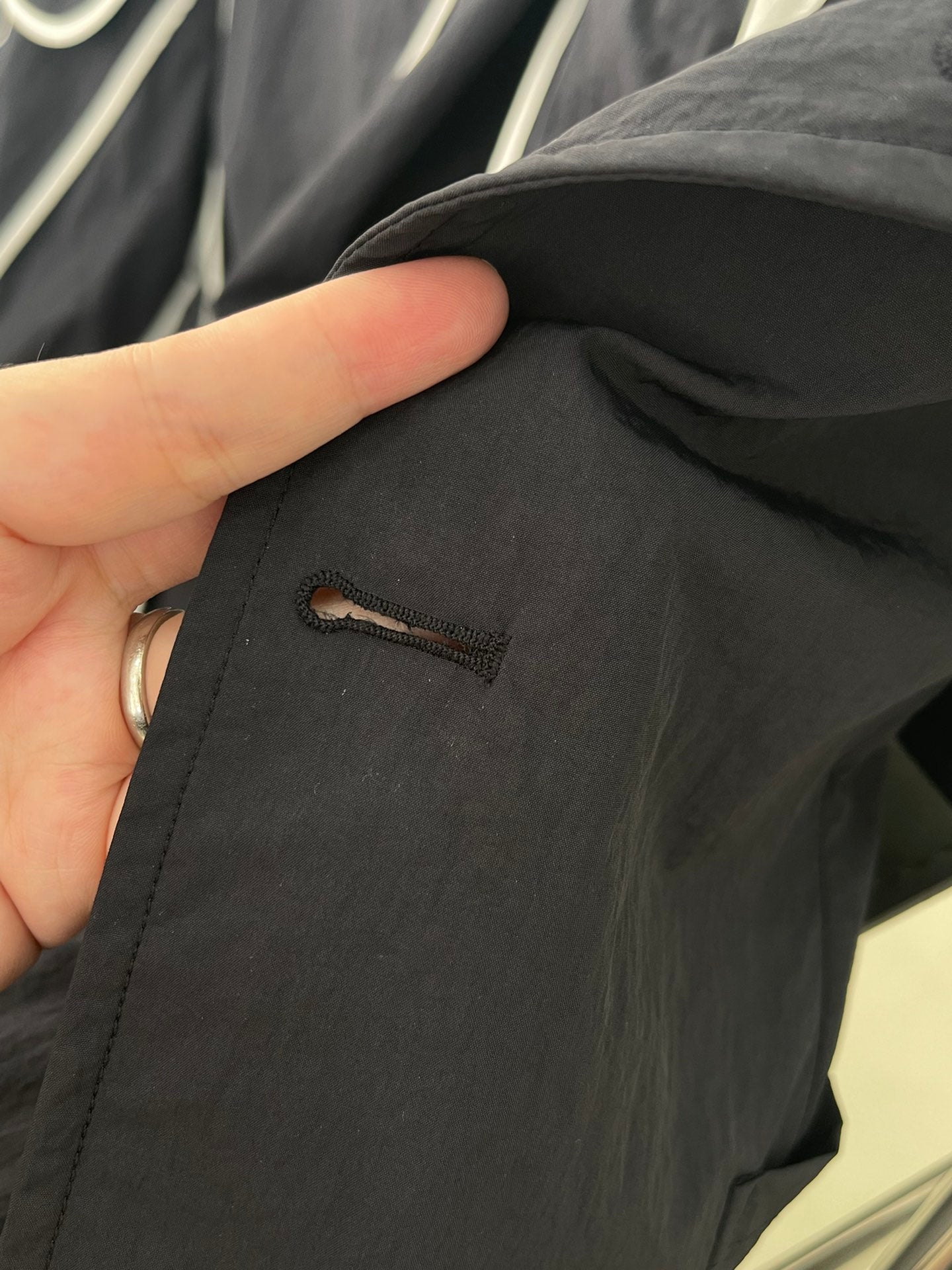대리석 / 톰브라운 나일론 수트