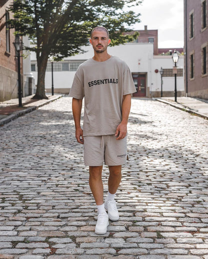 세나 / FOG ESSENTIALS FEAR OF GOD 일곱 번째 시즌 이중선 문자 반팔