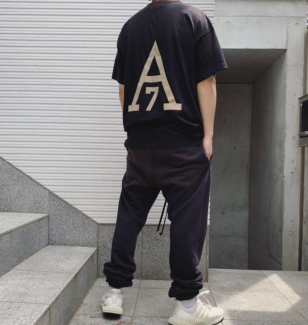 세나 /  FOG FEAR OF GOD 시즌 7 메인 라인 하이 스트리트 올스타 플로킹 프린트 헨리 칼라 반팔