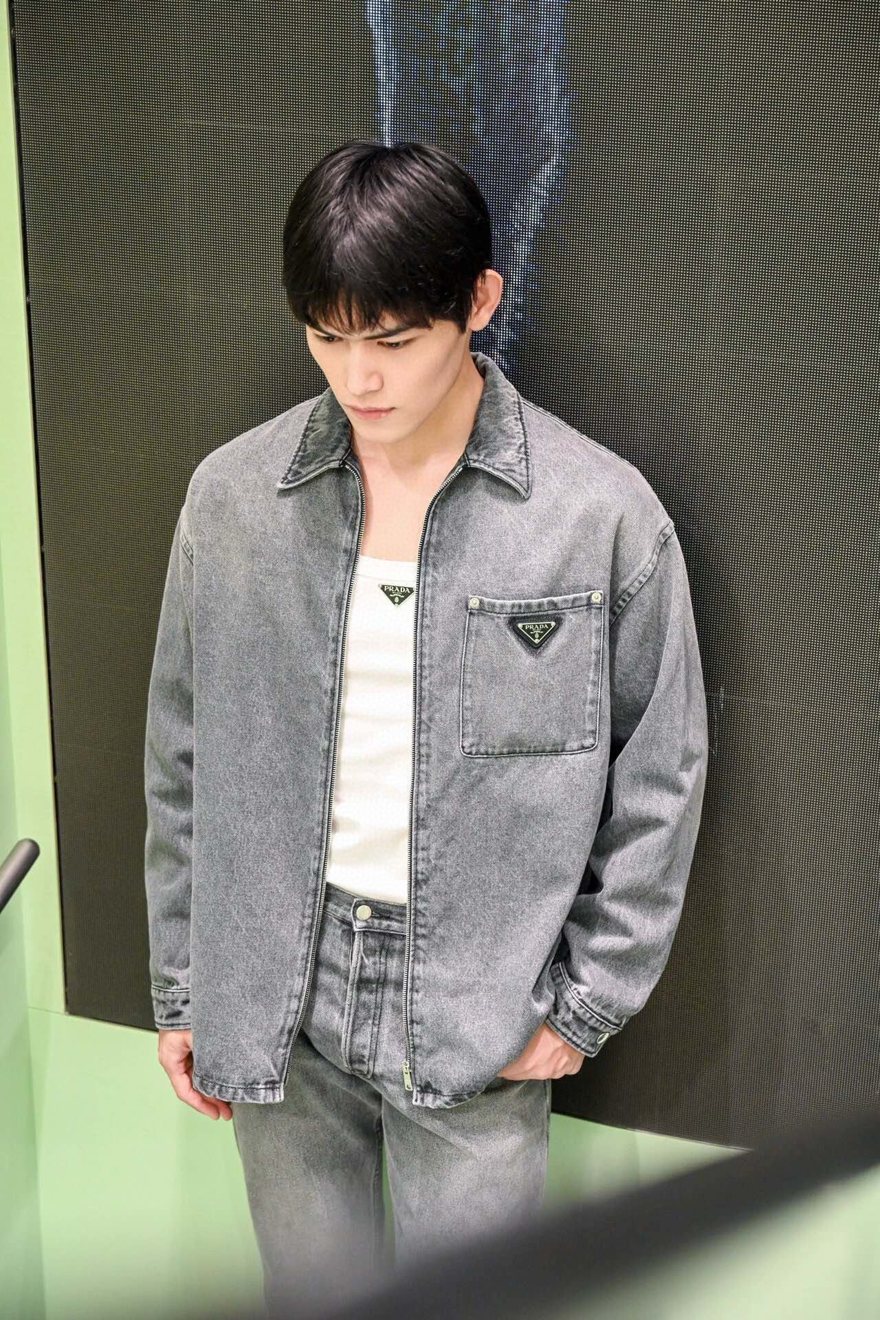 gw/프라다 데님 지퍼 코트