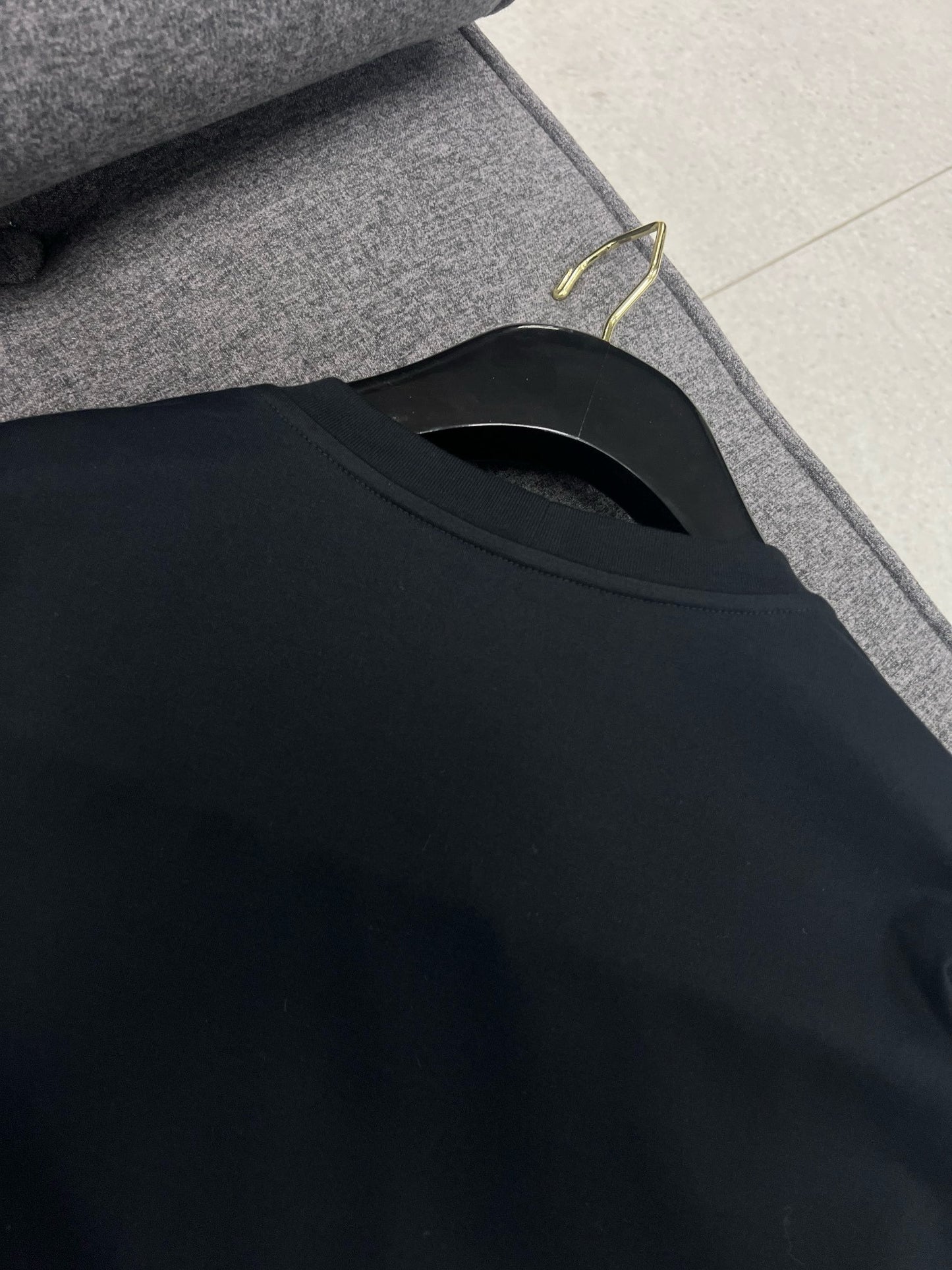 대리석 / 셀린느 자수 로고 긴팔티
