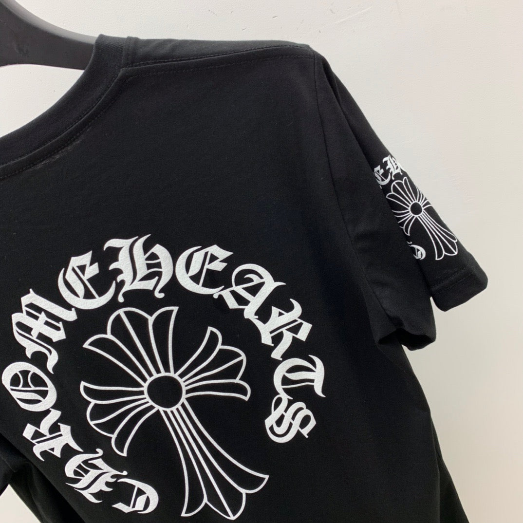 ZB / 크롬하츠 넥레터링 말발굽 십자가 반팔티셔츠 Tee