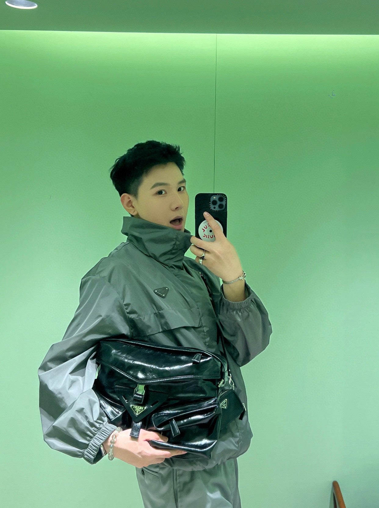 gw/프라다 남성 가벼운 재킷