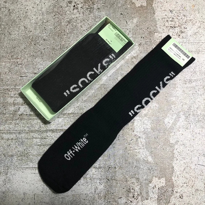 CND / OFF WHITE 글씨체 양말