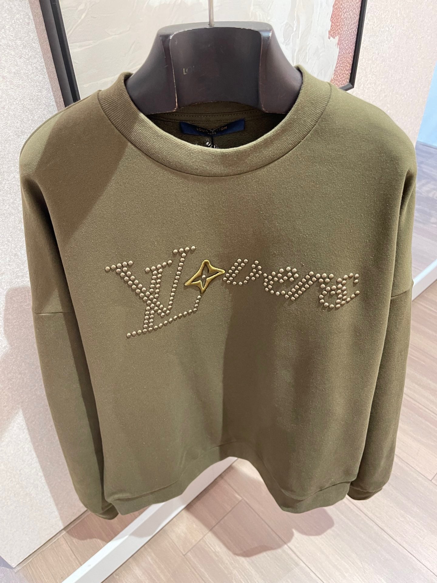 zb / 루이비통 맨투맨