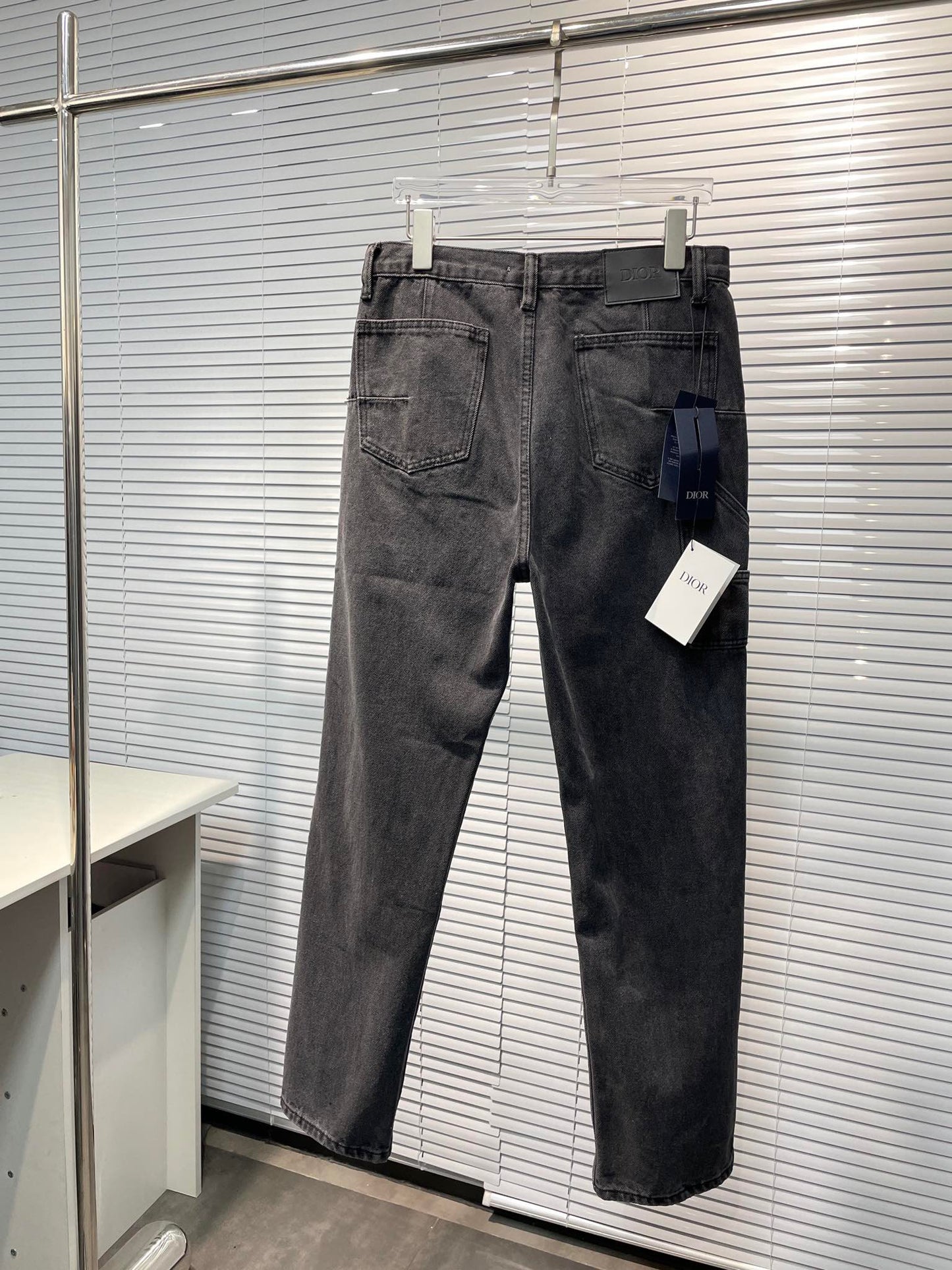 zb / 디올 청바지