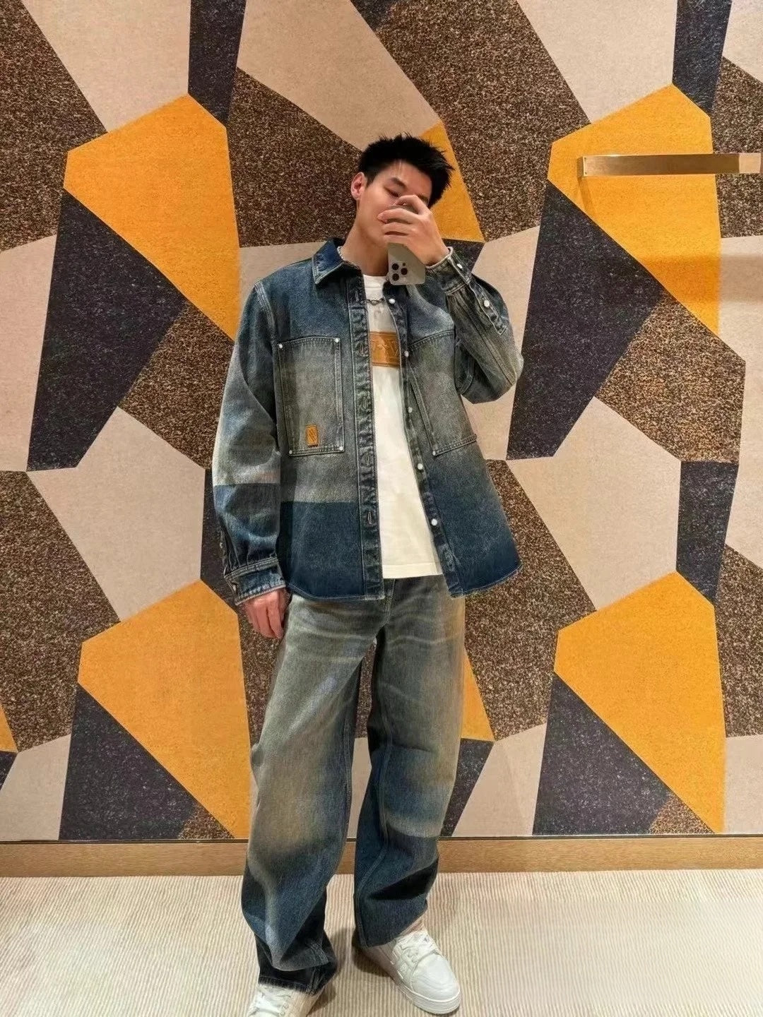 V공장 / 루이비통 청바지