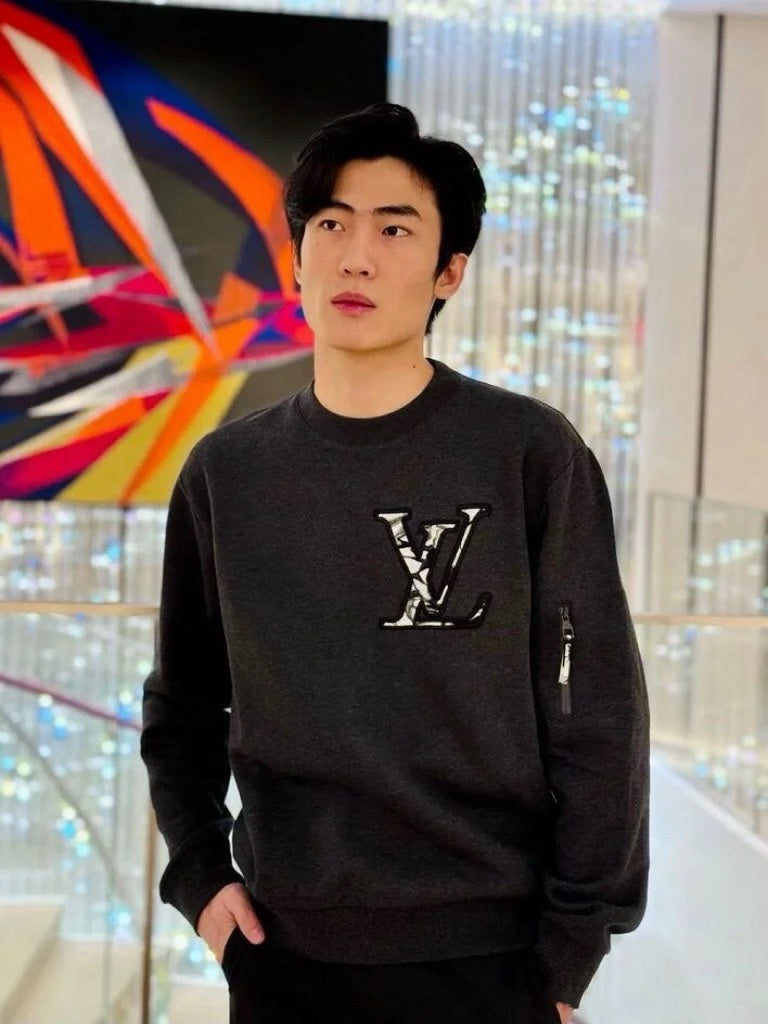 v공장 / 루이비통 점보 모노그램 자수 맨투맨 다크 그레이
