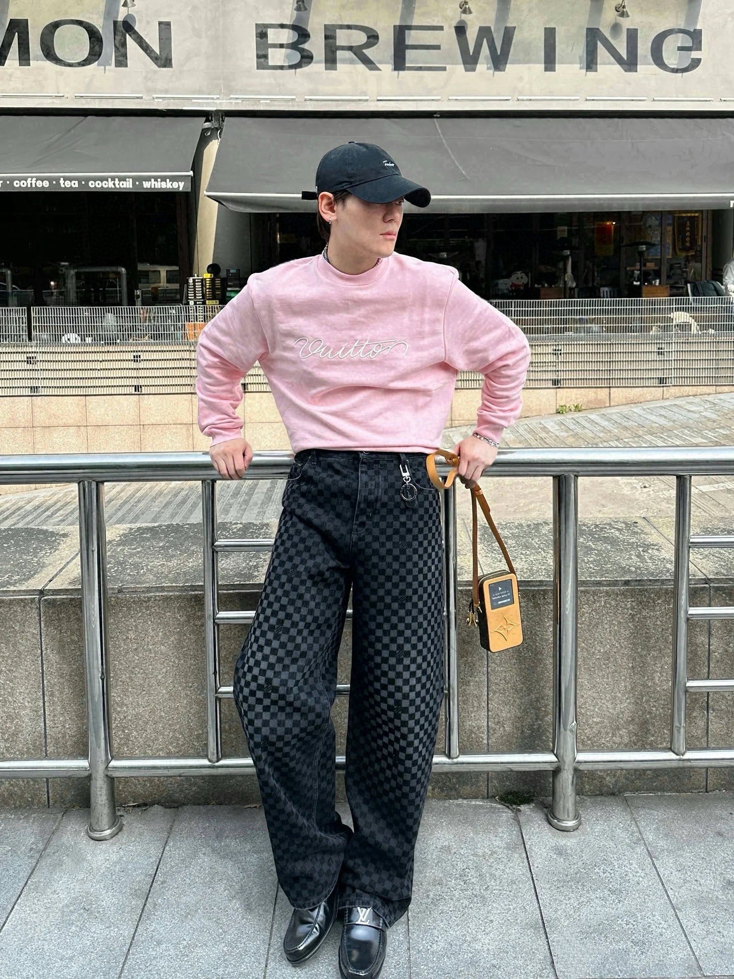 v공장 /  Louis Vuitton 루이비통 MISBHV 모노그램 블랙진