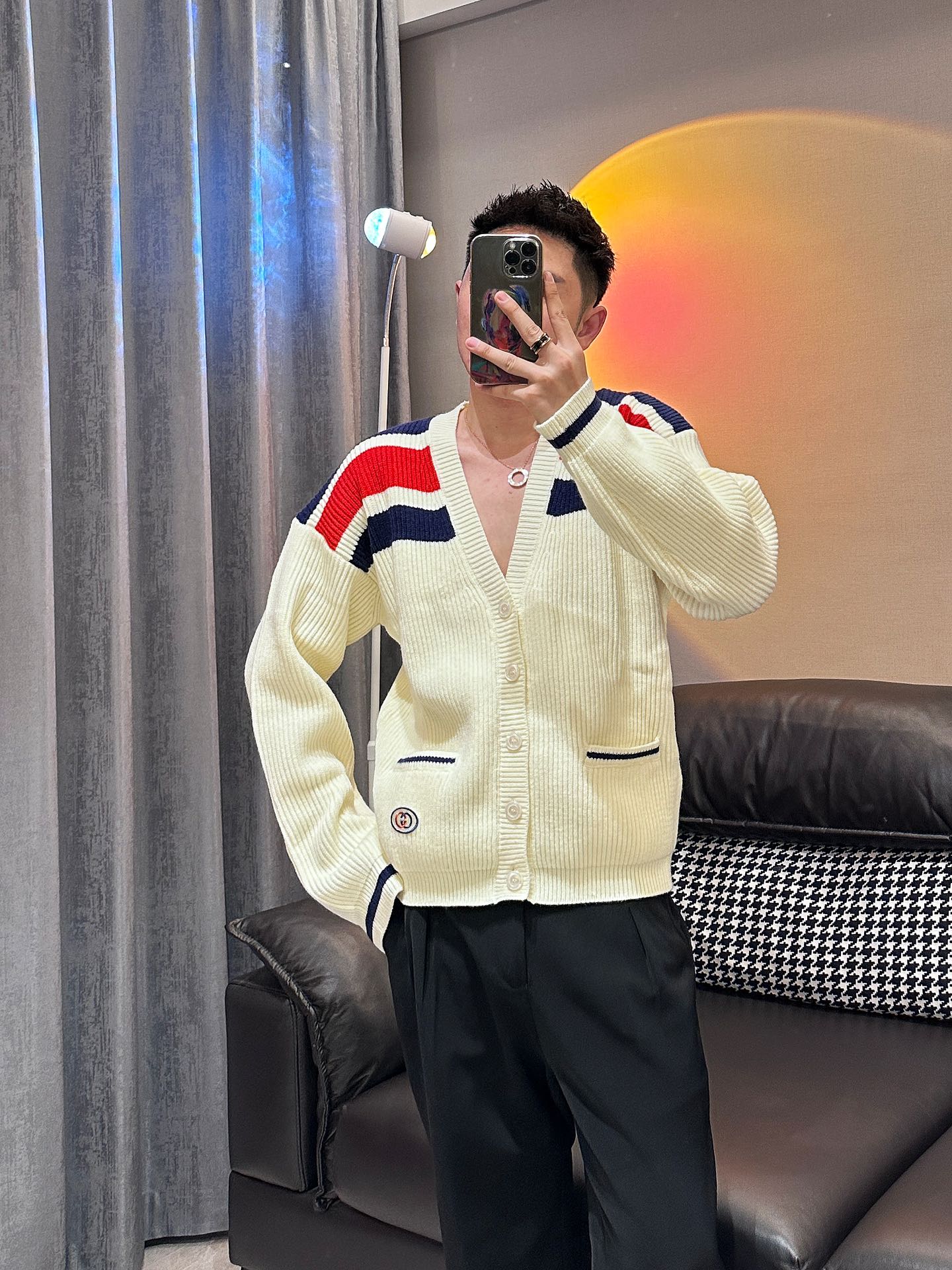 체인2호 / 구찌 Gucci 스트라이프 V넥 니트 가디건