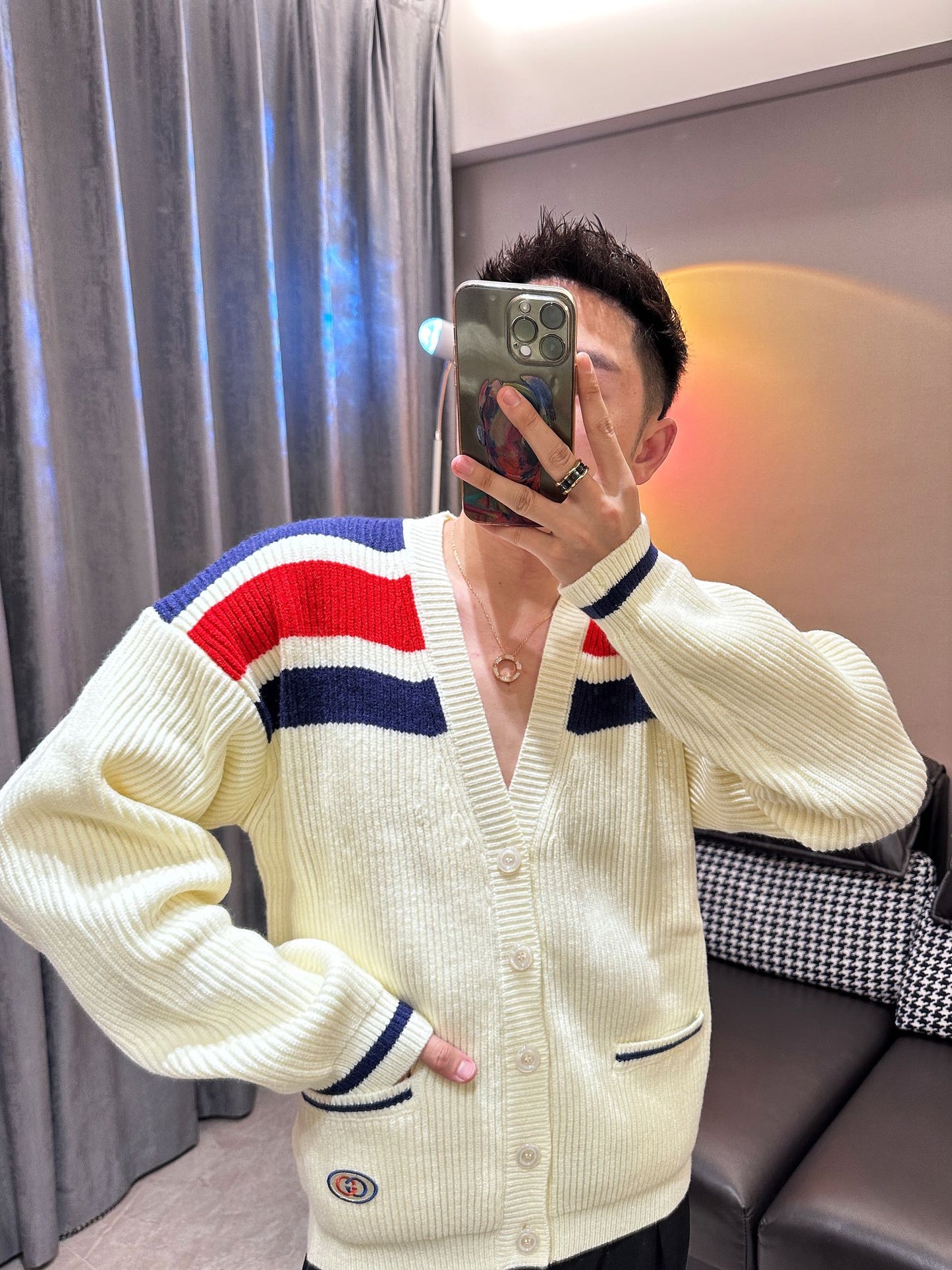 체인2호 / 구찌 Gucci 스트라이프 V넥 니트 가디건