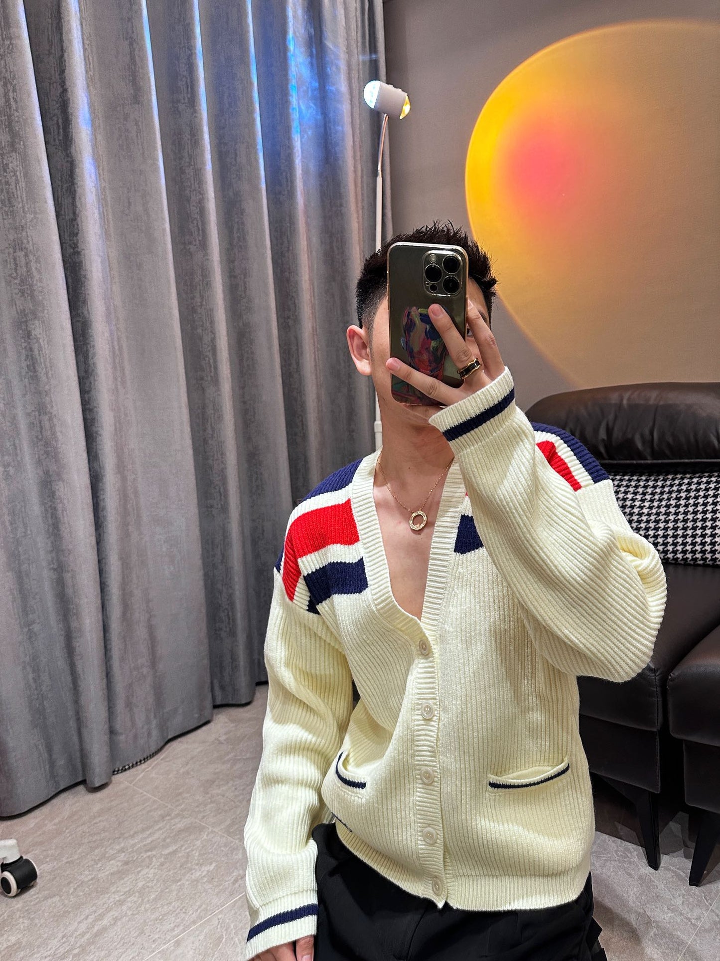 체인2호 / 구찌 Gucci 스트라이프 V넥 니트 가디건