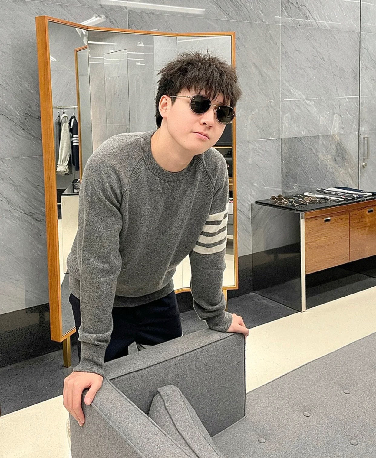 TJ / 톰브라운 캐시미어 니트 스웨터 , 𝗧𝗛𝗢𝗠 𝗕𝗥𝗢𝗪𝗡𝗘 가을, 겨울𝟰𝗯맞춤 캐시미어 풀오버