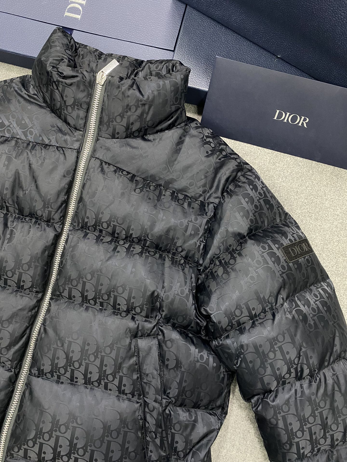 TJ / 디올 노안 다운 패딩