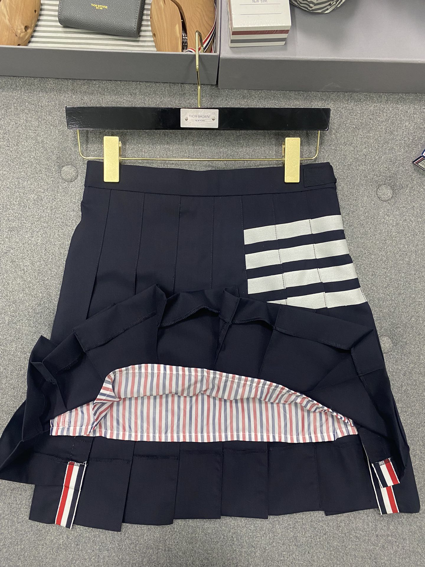 TJ / 톰브라운 스커트