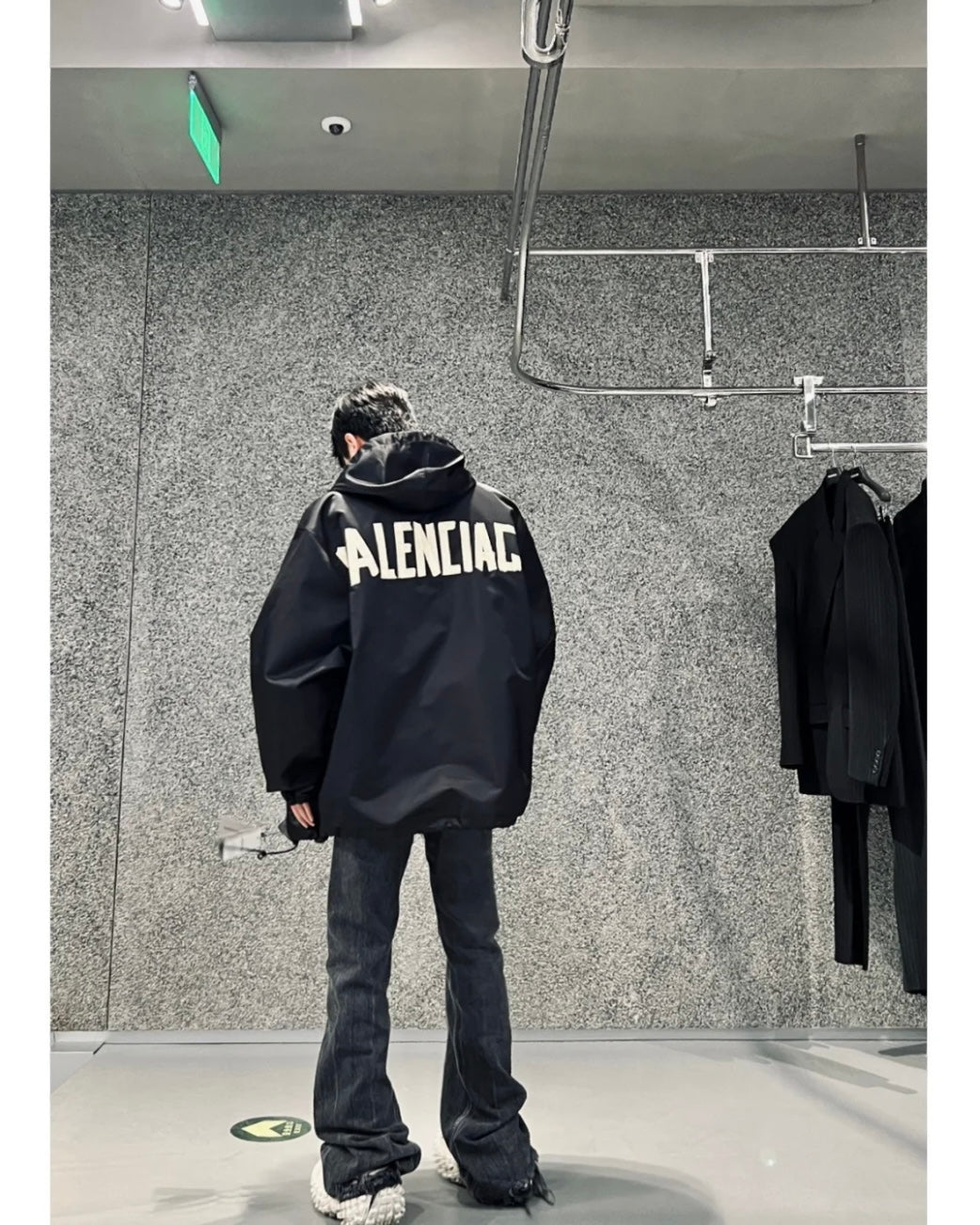 TJ / 발렌시아가 바람막이 자켓, 𝗕𝗔𝗟𝗘𝗡𝗖𝗜𝗔𝗚𝗔 발렌시아가 테이프타입 윈드브레이커 자켓