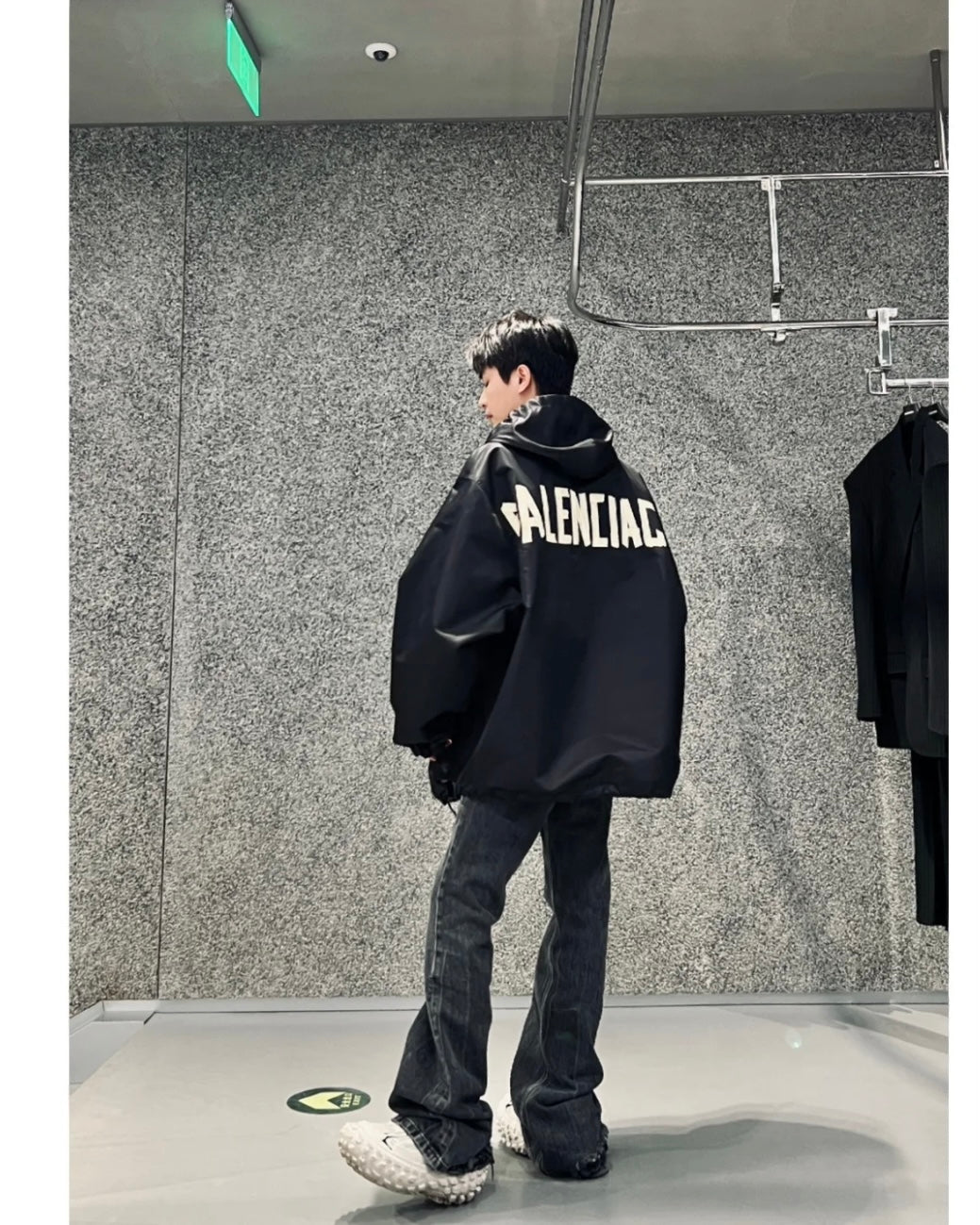 TJ / 발렌시아가 바람막이 자켓, 𝗕𝗔𝗟𝗘𝗡𝗖𝗜𝗔𝗚𝗔 발렌시아가 테이프타입 윈드브레이커 자켓