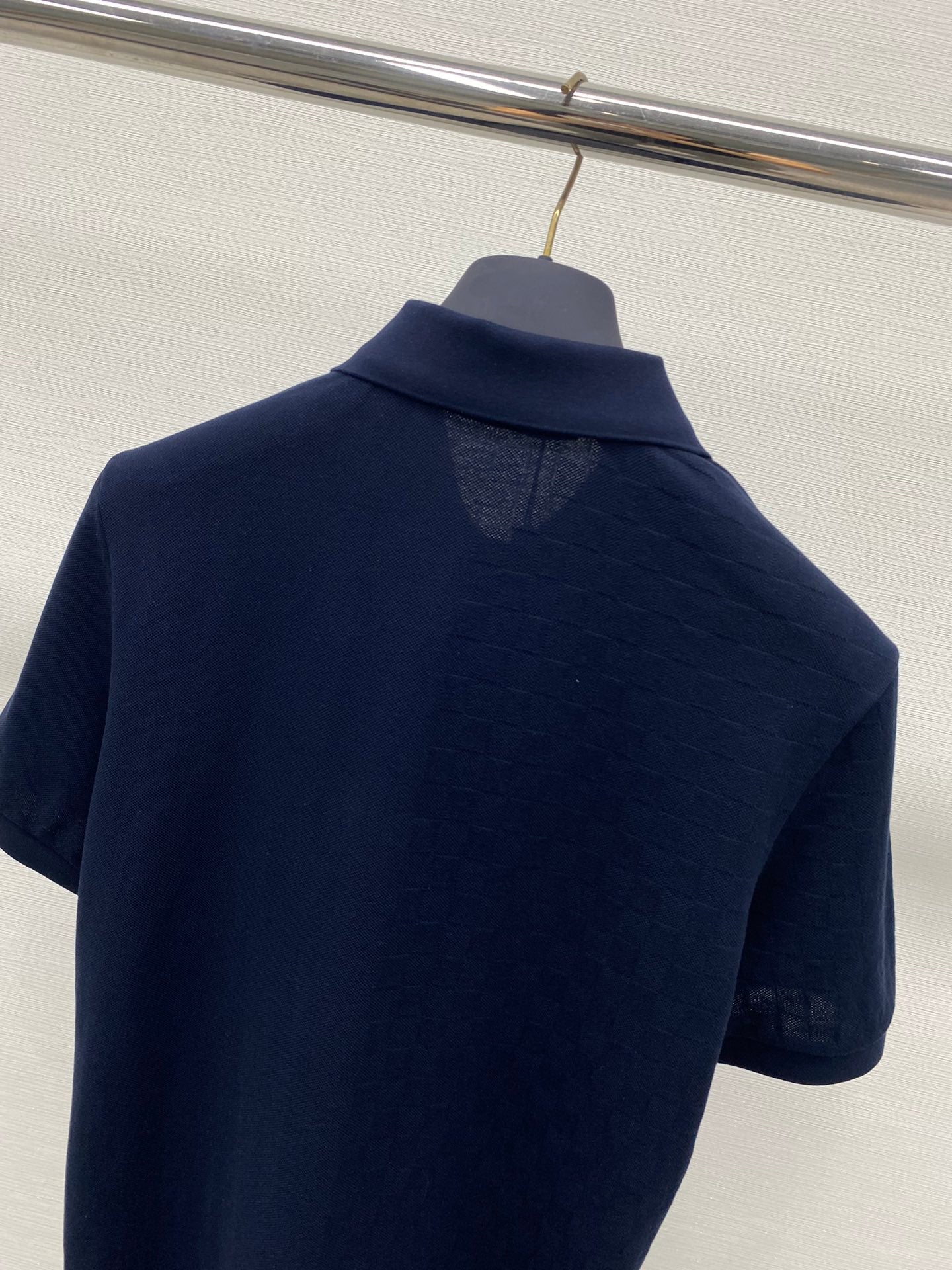 TJ셀러 / 루이비통 피케셔츠 폴로 카라티 ,𝗟𝗢𝗨𝗜𝗦 𝗩𝗨𝗜𝗧𝗧𝗢𝗡 𝗛𝗔𝗟𝗙 𝗗𝗔𝗠𝗜𝗘𝗥 포켓 티셔츠 호텔