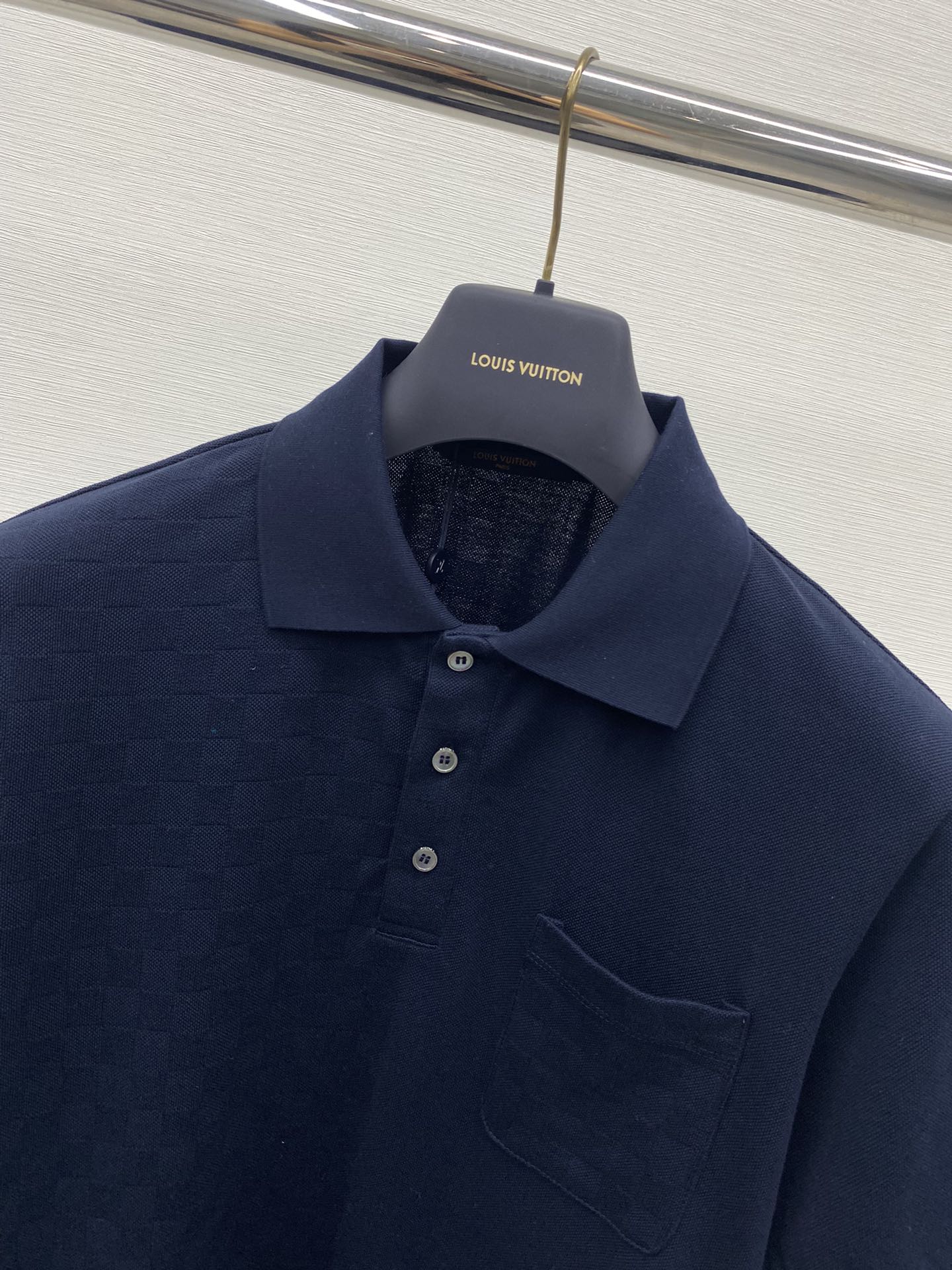 TJ셀러 / 루이비통 피케셔츠 폴로 카라티 ,𝗟𝗢𝗨𝗜𝗦 𝗩𝗨𝗜𝗧𝗧𝗢𝗡 𝗛𝗔𝗟𝗙 𝗗𝗔𝗠𝗜𝗘𝗥 포켓 티셔츠 호텔