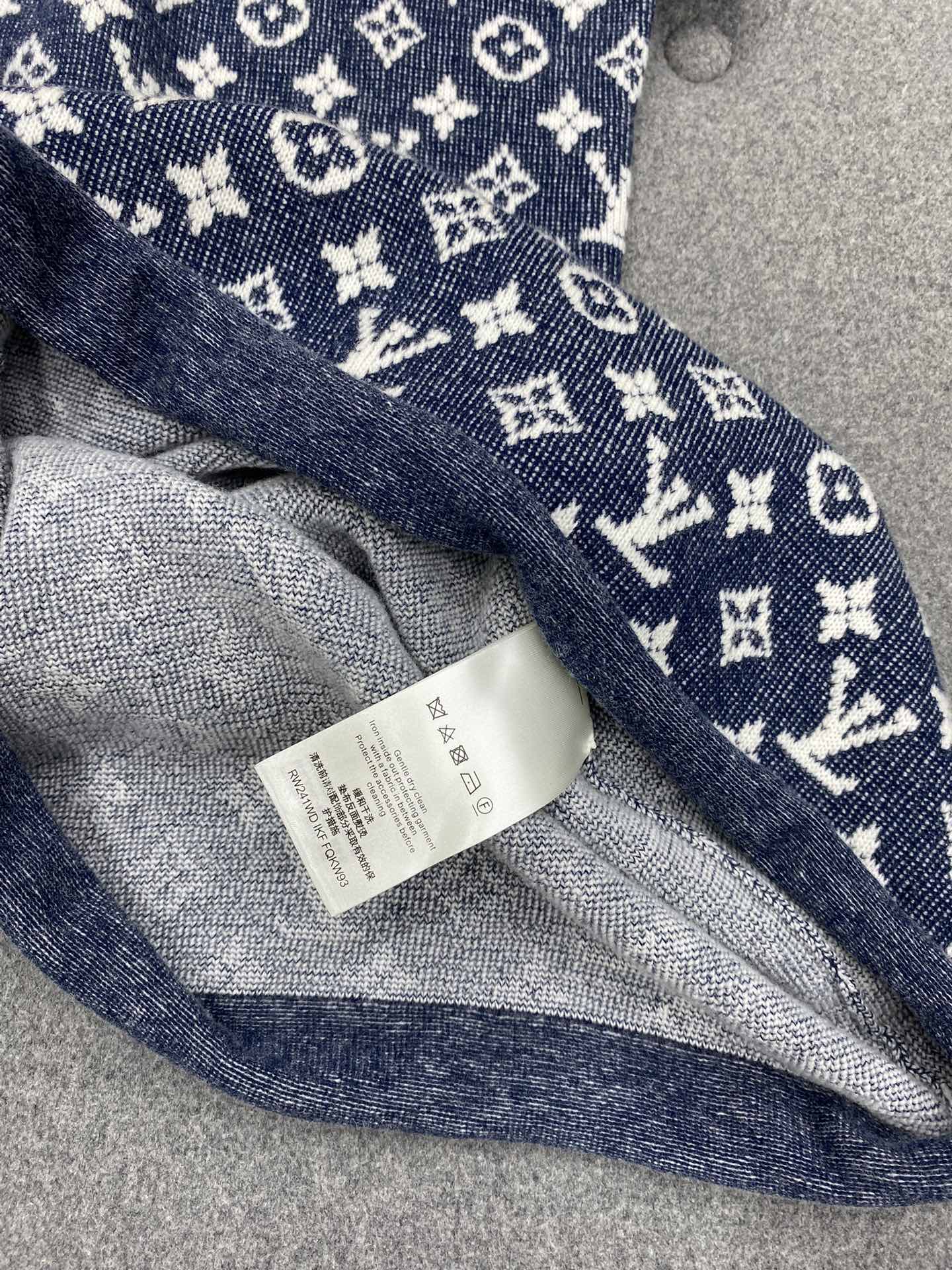 TJ셀러 / 루이비통 상의 , 𝗟𝗢𝗨𝗜𝗦 𝗩𝗨𝗜𝗧𝗧𝗢𝗡 𝗠𝗢𝗡𝗢𝗚𝗥𝗔𝗠 자카드 드레스