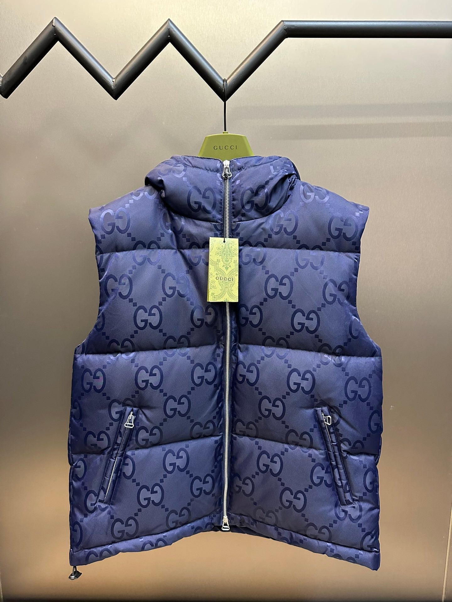 체인2호 / 구찌 패딩조끼, 구찌 다크 패턴 자카드 다운 베스트