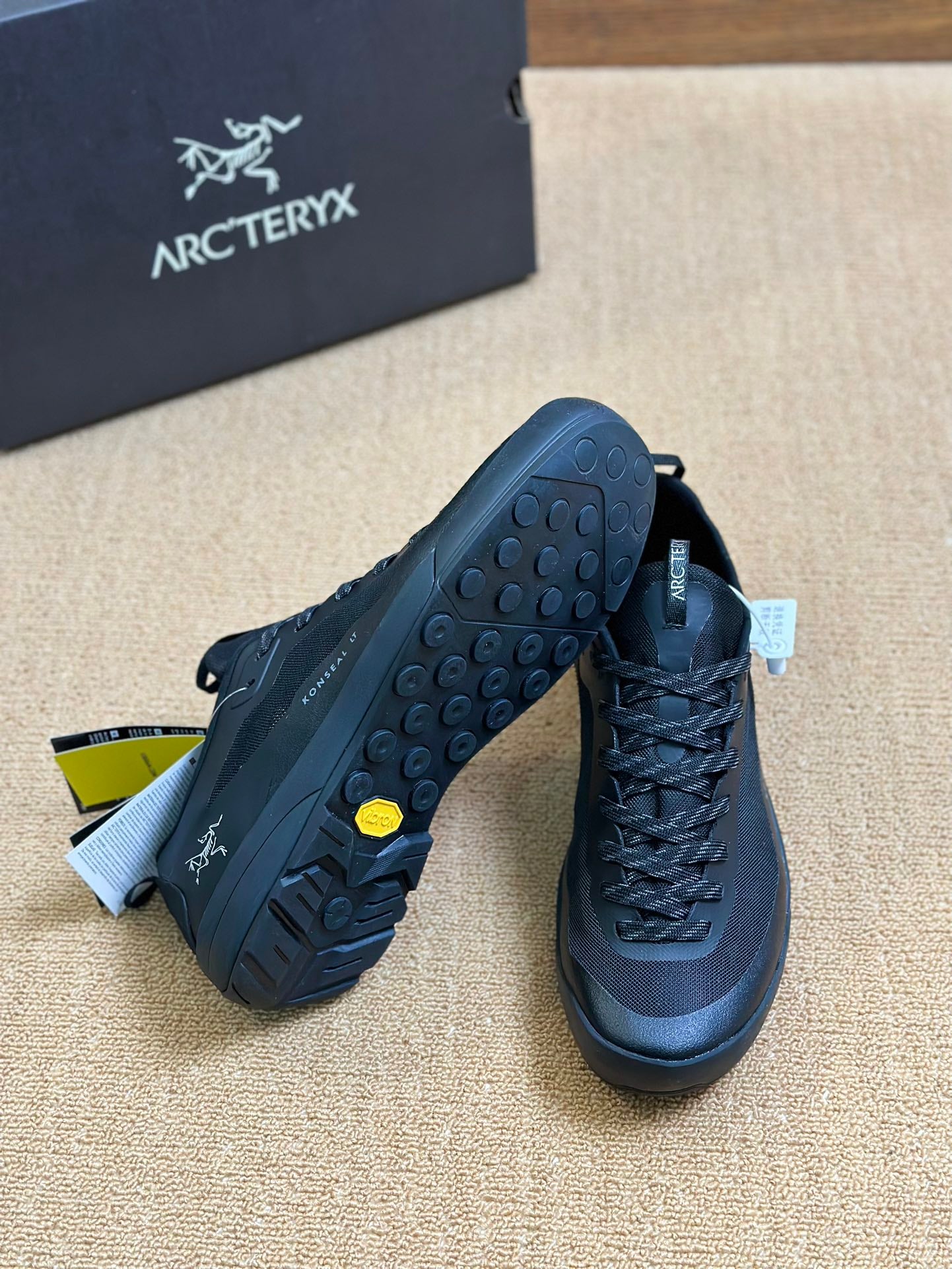 빙 / ARC'TERYX/아크테릭스 슈즈 SOLANO LEATHER GORE-TEX 커버 방수 남성 하이탑 캐주얼 슈즈