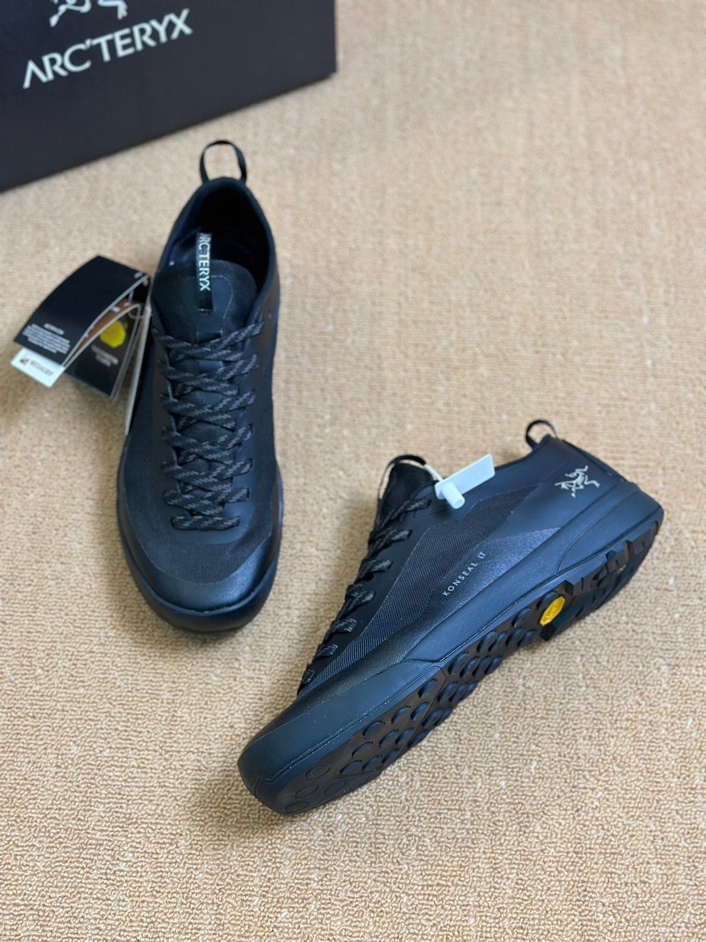 빙 / ARC'TERYX/아크테릭스 슈즈 SOLANO LEATHER GORE-TEX 커버 방수 남성 하이탑 캐주얼 슈즈